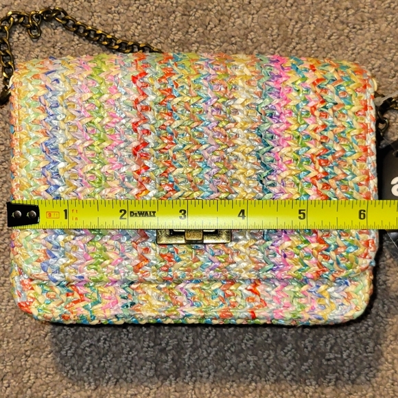 Crochet Turnlock Crossbody Bag - Picture 5 of 7